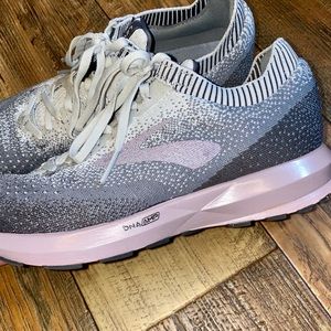 Brooks Levitate 2